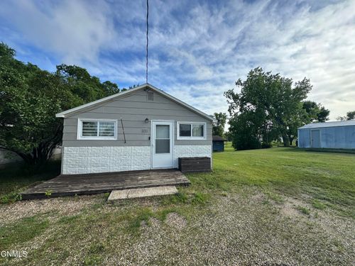105 School Street Se, Medina, ND, 58467 | Card Image