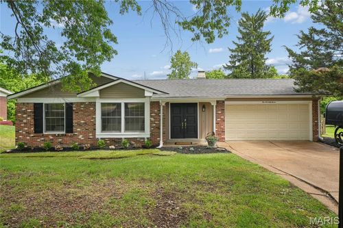 577 Monroe Mill Dr, Ballwin, MO, 63011-3317 | Card Image