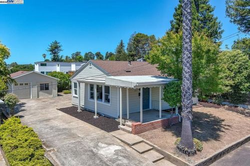 17673 Dorson Ln, Castro Valley, CA, 94546-1445 | Card Image