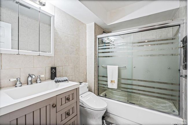 APT-4 - 45 E Broadway, Condo with 2 bedrooms, 2 bathrooms and null parking in Long Beach NY | Image 24