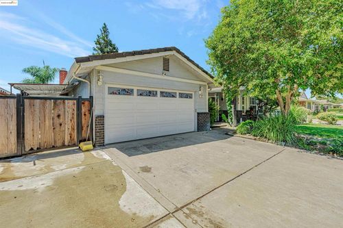 170 Kadota Ave, Atwater, CA, 95301-3726 | Card Image