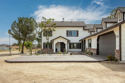 5523 Tom Mix Rd, Pioneertown, CA, 92268 | Card Image