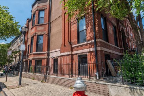 1-1 Madison Ave, Jersey City, NJ, 07304-2818 | Card Image