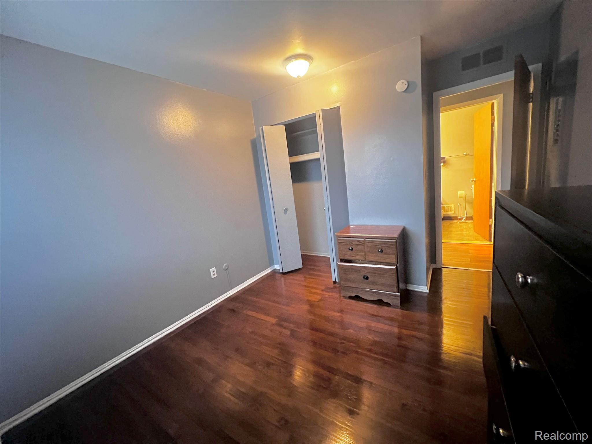 Residential Lease in Oak Park 2