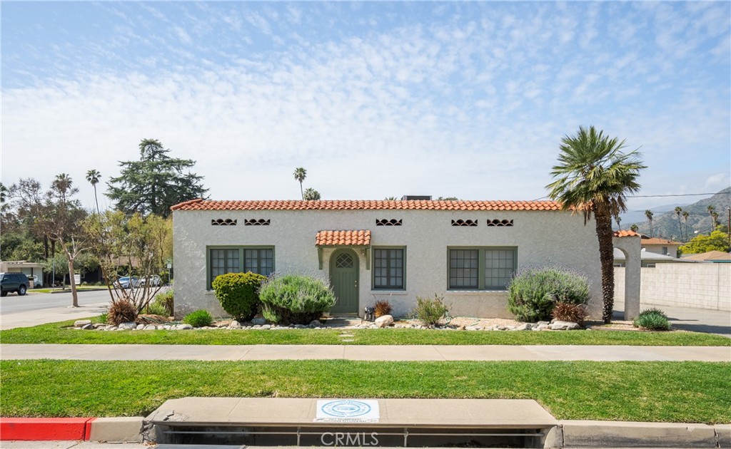101 W Bennett Ave, Glendora, CA 91741