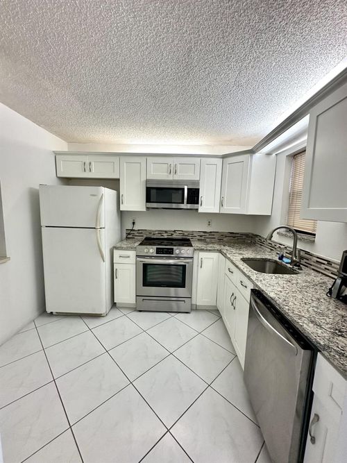 apt-209-9370 Sw 8th St, Boca Raton, FL, 33428-6850 | Card Image