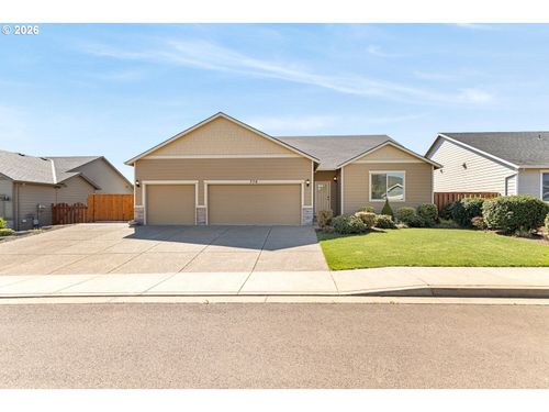 756 E Mckinley St, Carlton, OR, 97111-9125 | Card Image