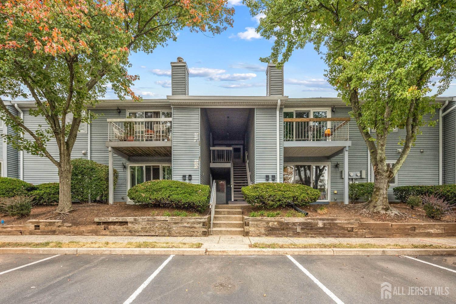 Henley Dr, Somerset, NJ 08873