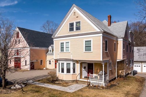221 Atlantic Ave, North Hampton, NH, 03862-2352 | Card Image