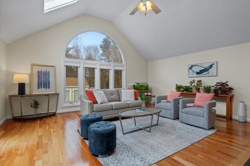 84-84 Kim Ter, Stoughton, MA, 02072-1367 | Card Image