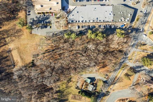 9821 Georgetown Pike, GREAT FALLS, VA, 22066-2617 | Card Image