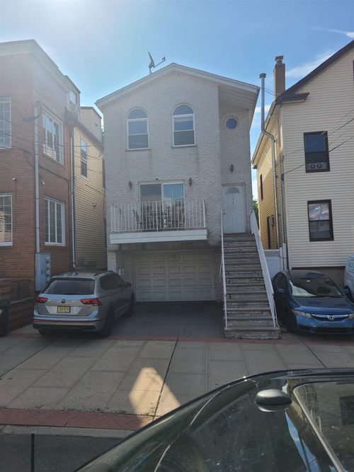 1216 Central Ave, Union City, NJ, 07087-6905 | Card Image