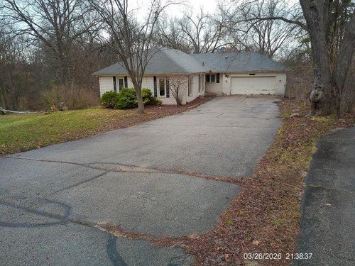 8046 Harvest Hill Dr, Roscoe, IL, 61073-7515 | Card Image