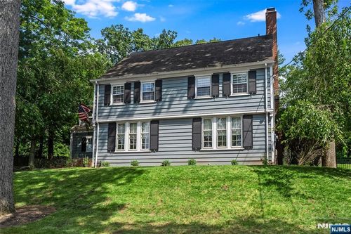 51 Afterglow Ave, Verona, NJ, 07044-5122 | Card Image