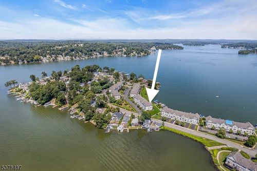 2 Catamaran Ct, Mount Arlington, NJ, 07856-1431 | Card Image