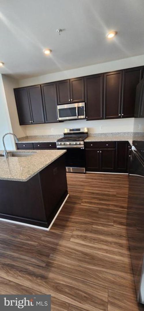 apt-102-325 Crab Apple Dr, STAFFORD, VA, 22554-6885 | Card Image