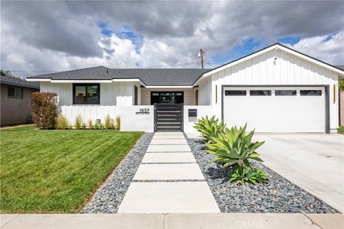 1937 Pattiz Ave, Long Beach, CA, 90815-3621 | Card Image
