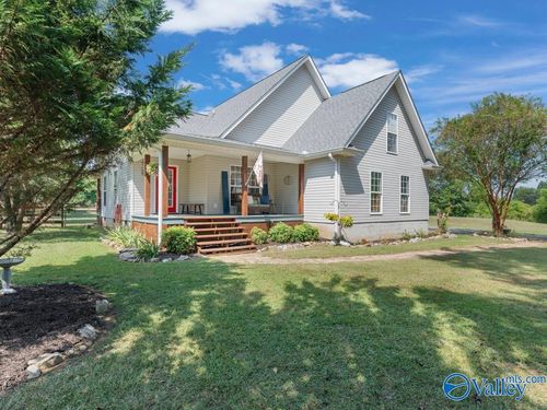 321 Willow Lake Cir, Guntersville, AL, 35976-8932 | Card Image