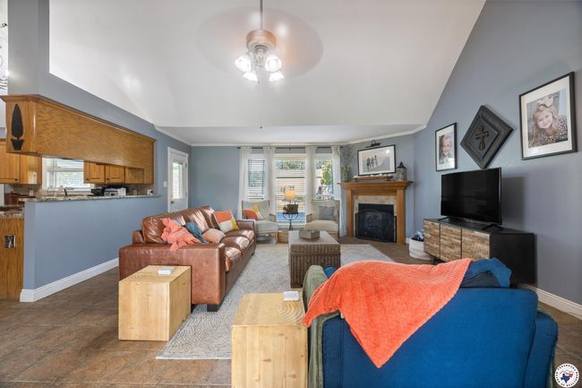 2 Tyler Ln, House other with 3 bedrooms, 2 bathrooms and null parking in Hooks TX | Image 6
