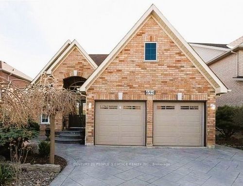 694 Gypsy Fly Cres, Mississauga, ON, L5W1H5 | Card Image