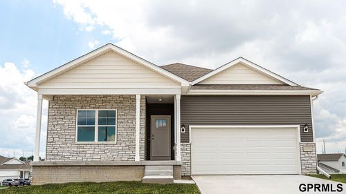 5417 Fenwick St, Bellevue, NE, 68133-4858 | Card Image