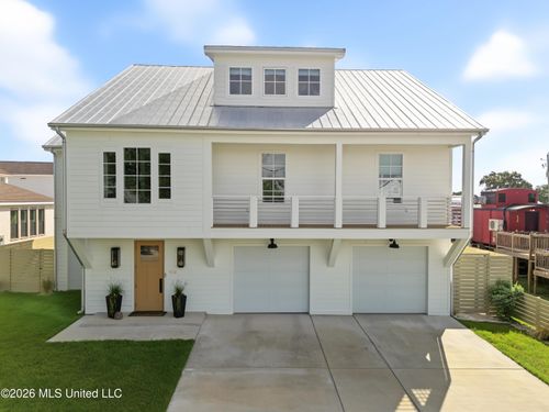405 Mason Ave, Long Beach, MS, 39560-6020 | Card Image