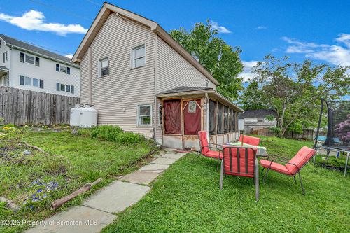 140 Center St, Forest City, PA, 18421-1337 | Card Image