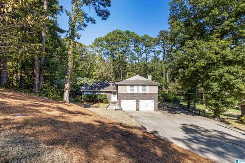 212 Laurel Dr, Gardendale, AL, 35071-2400 | Card Image