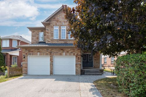 36 W Side Dr, Bowmanville, ON, L1C4Y8 | Card Image