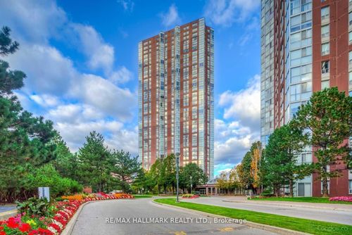1110-7 Concorde Pl, North York, ON, M3C3N4 | Card Image