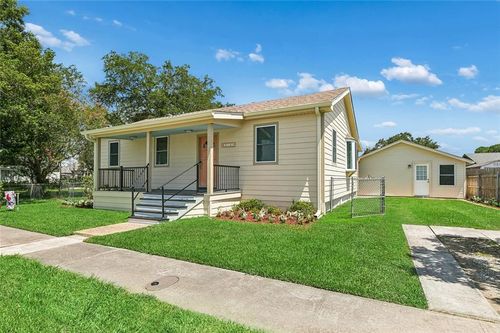 8109 Harris Ave, Harahan, LA, 70123-3709 | Card Image