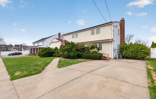1710 Saint Marks Ave, Merrick, NY, 11566-2530 | Card Image
