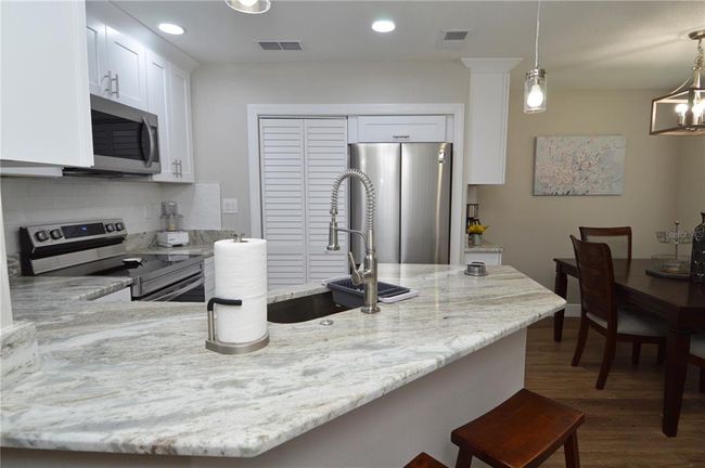 UNIT-202 - 8613 Mallard Reserve Dr, Condo with 2 bedrooms, 2 bathrooms and null parking in TAMPA FL | Image 8