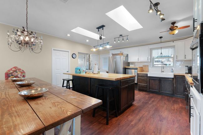 801 E Avenue C, House other with 4 bedrooms, 3 bathrooms and null parking in Lampasas TX | Image 9