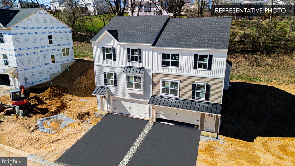 Dave Anne Cir, Stewartstown, PA 17363