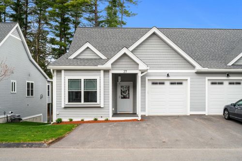 27 Abenaki Circle, Merrimack, NH, 03054 | Card Image