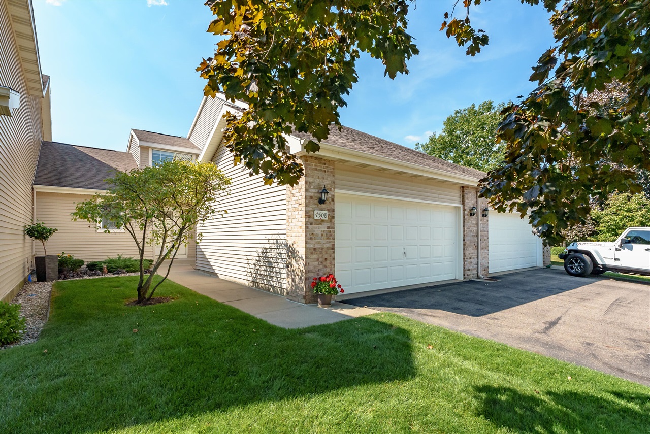 Woodbridge Ln, Portage, MI 49024