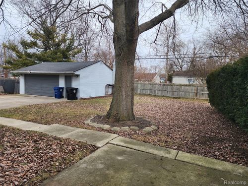 19212 Seminole, Redford, MI, 48240-1618 | Card Image