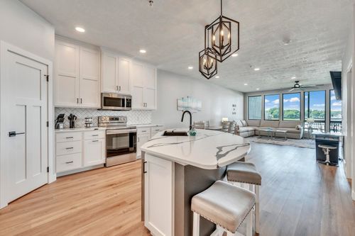 570 Linden Dr, Arnolds Park, IA, 51331-4400 | Card Image