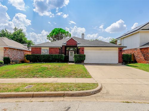 2621 Forest Creek Dr, Fort Worth, TX, 76123-1143 | Card Image