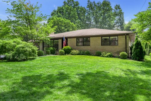 1894 Parkers Mill Rd, Lexington, KY, 40504-2042 | Card Image