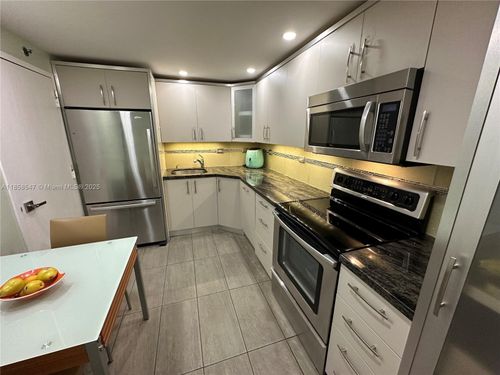 apt-1205-6039 Collins Ave, Miami Beach, FL, 33140-2252 | Card Image