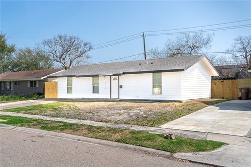 2018 Braeswood Dr, Corpus Christi, TX, 78412-4510 | Card Image