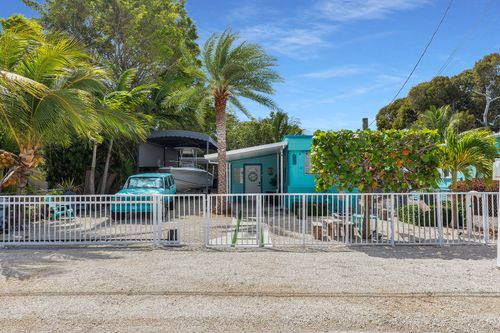 72 Avenue C, Key Largo, FL, 33037-2621 | Card Image