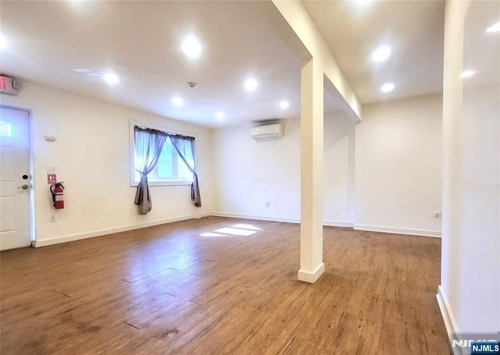 Commercial Lease in Palisades Park