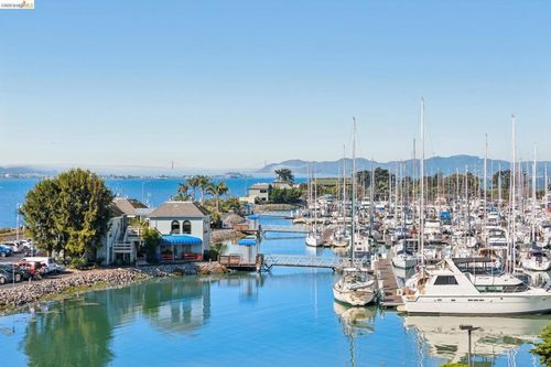 f441-4 Anchor Dr, Emeryville, CA, 94608-1557 | Card Image