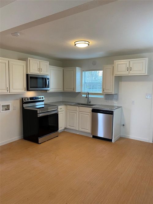 708 Union Ave, Bonham, TX, 75418-2939 | Card Image
