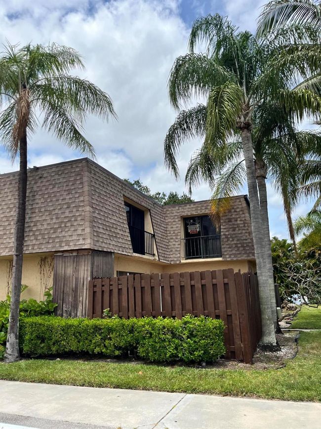 4204 Waterview Cir, Condo with 2 bedrooms, 3 bathrooms and null parking in Palm Springs FL | Image 54