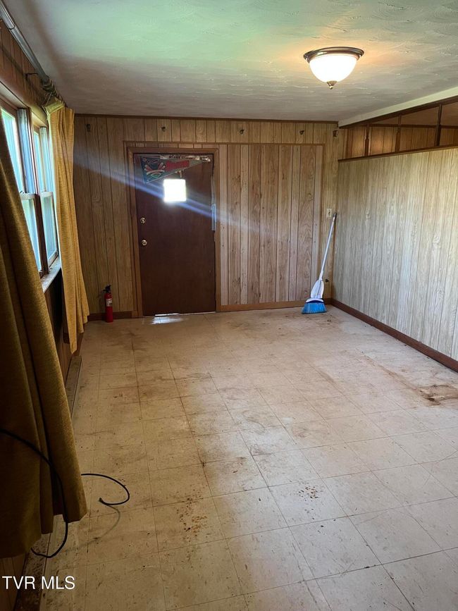 211 Overview Loop, House other with 3 bedrooms, 3 bathrooms and null parking in Jonesville VA | Image 35