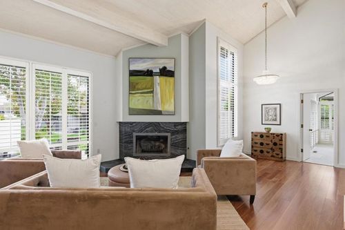 28095 Barn Way, Carmel, CA, 93923-8558 | Card Image